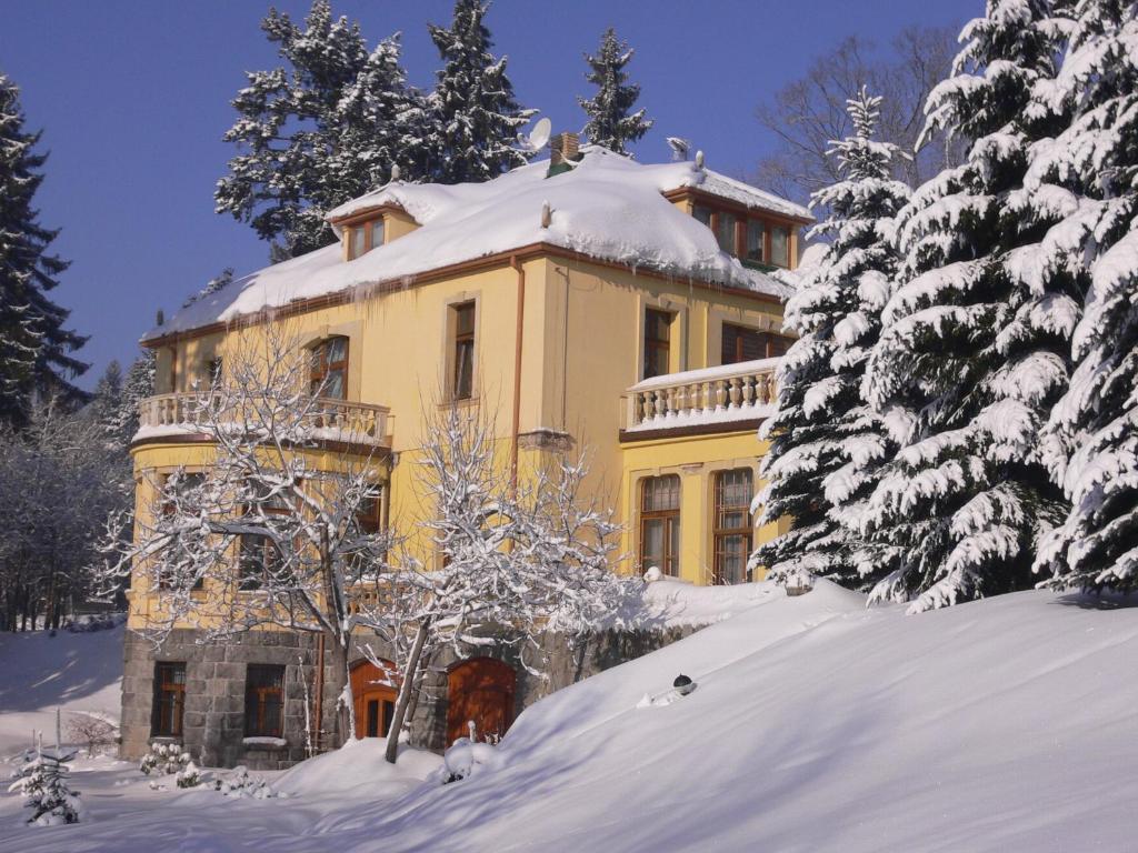Hotel Villa Romantica ชกลาร์สกา ปอเรมบา ภายนอก รูปภาพ