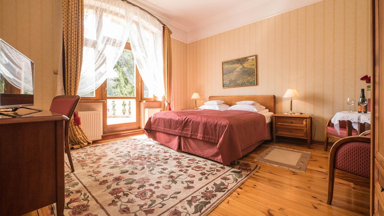 Hotel Villa Romantica ชกลาร์สกา ปอเรมบา ภายนอก รูปภาพ