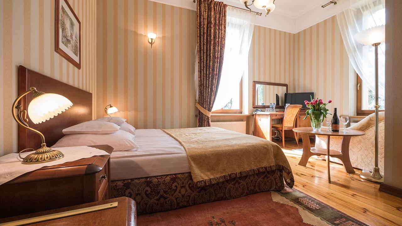 Hotel Villa Romantica ชกลาร์สกา ปอเรมบา ภายนอก รูปภาพ