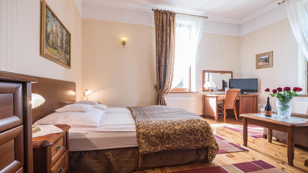 Hotel Villa Romantica ชกลาร์สกา ปอเรมบา ภายนอก รูปภาพ