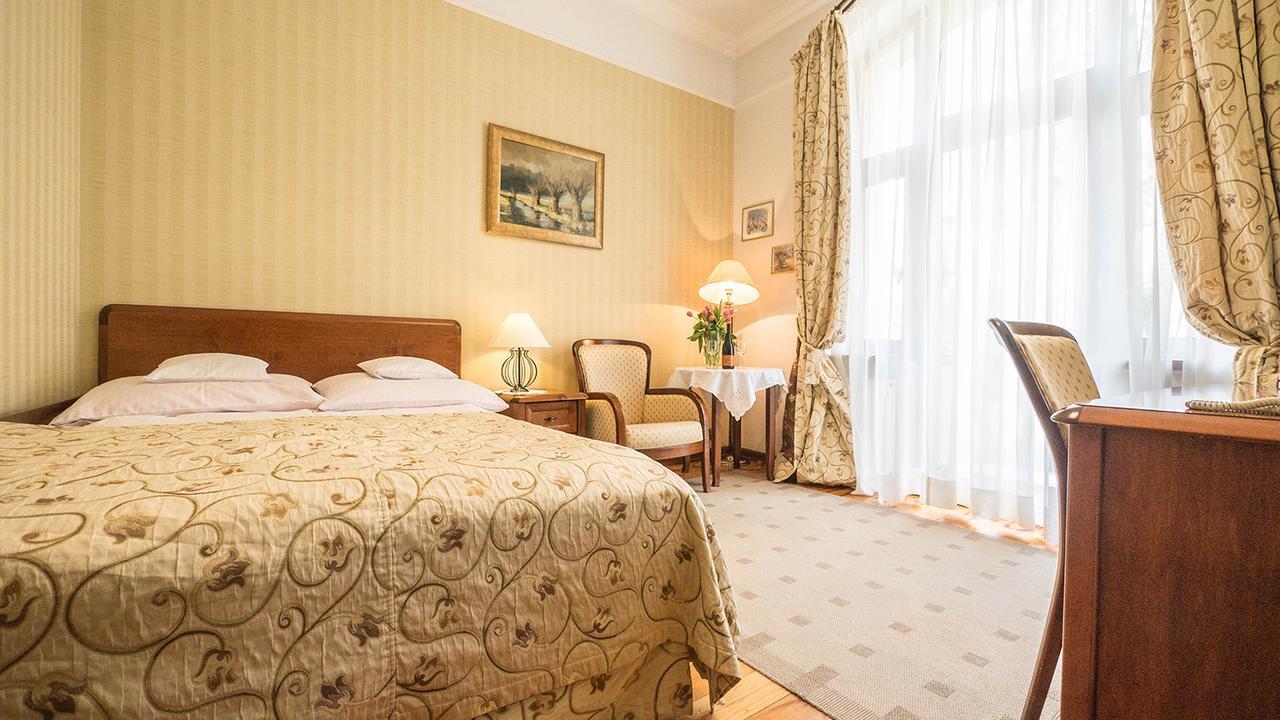 Hotel Villa Romantica ชกลาร์สกา ปอเรมบา ภายนอก รูปภาพ